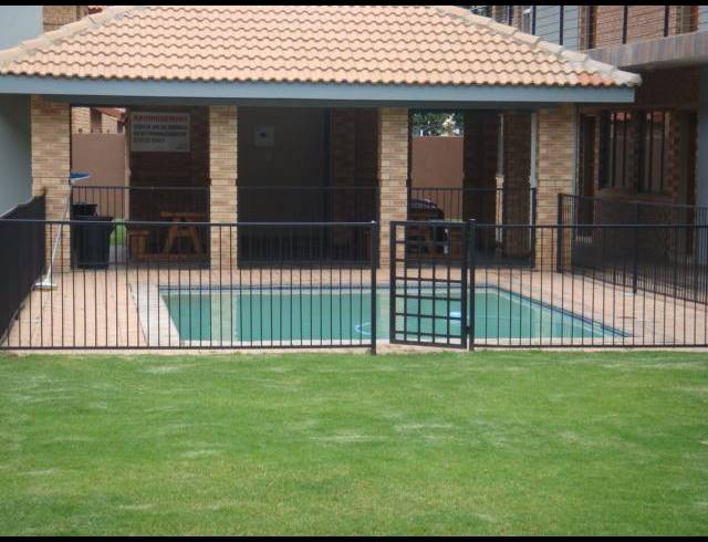 2 BEDROOM PROPERTY TO RENT IN DIE BULT